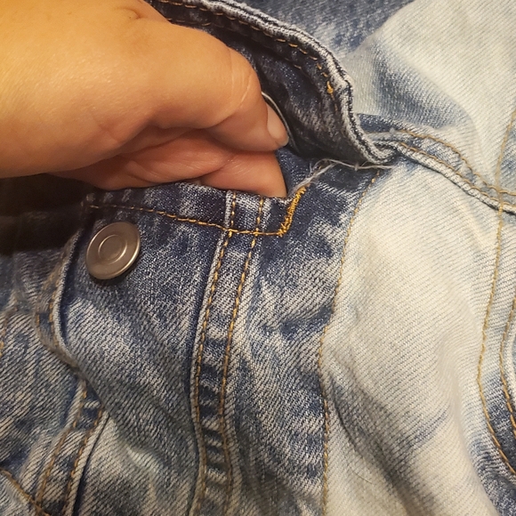 Unveil Bleach Washed Jean Jacket - Picture 13 of 16